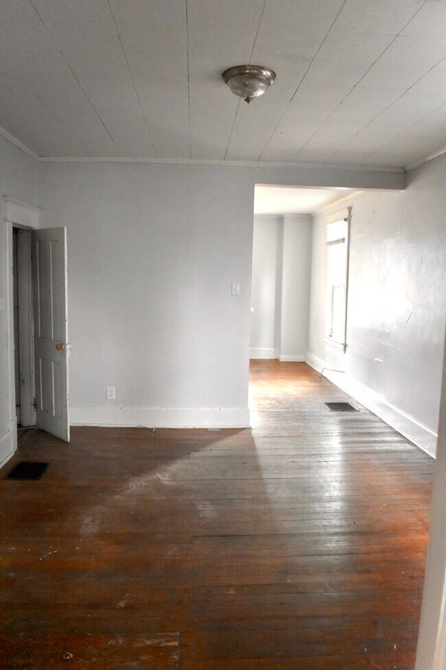 Building Photo - 175 N Lancaster St