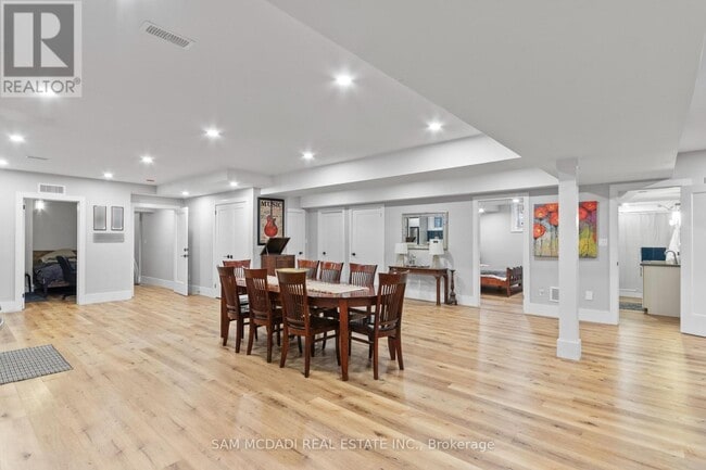 Building Photo - 3047 Grenville Dr