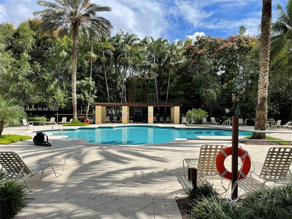 Foto principal - 6312 W Sample Rd