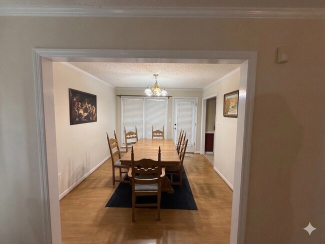 Building Photo - Charming 3BR Home Across from Barnett Shoals Elementary