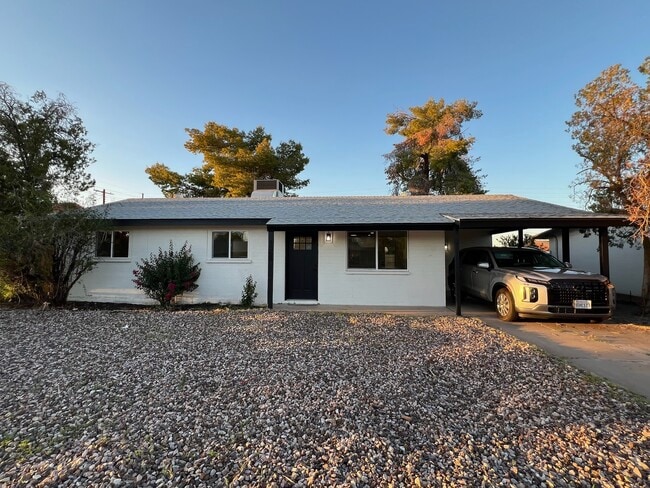 Frontyard - 1368 W 14th St