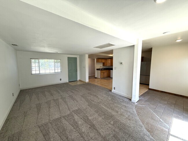 Foto del edificio - 1328 Bruce St