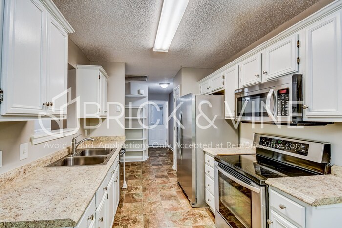 Foto principal - 505 Baronne St