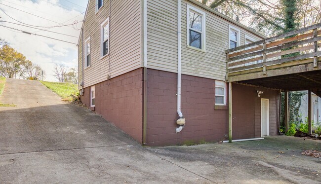 Foto del edificio - 1211 Saturn Dr