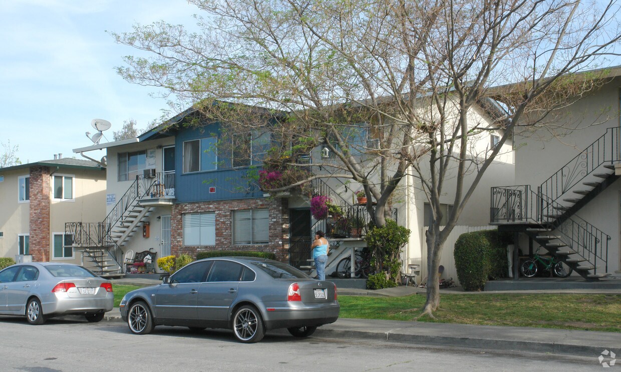 Building Photo - 2361 Sutter Ave