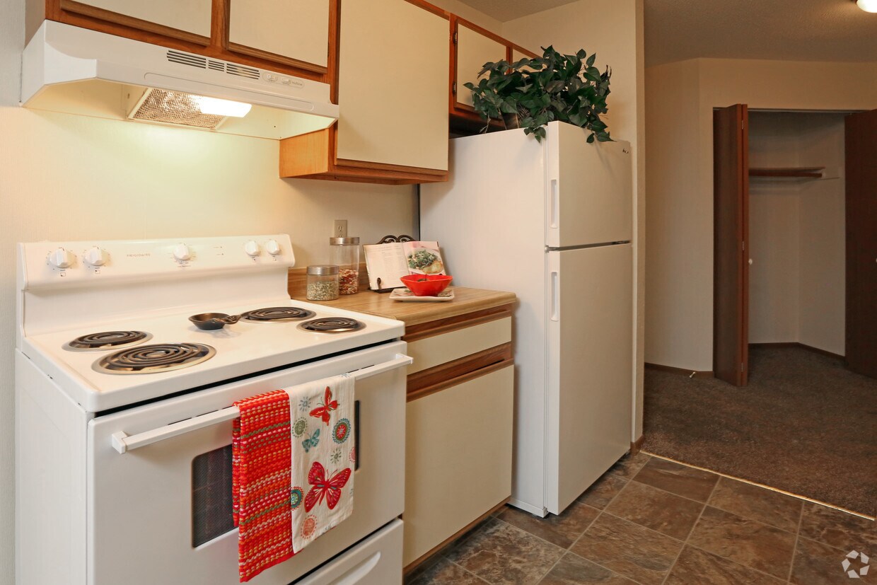 The Landing Apartments 1212 Washington Memorial Dr St. Cloud, MN