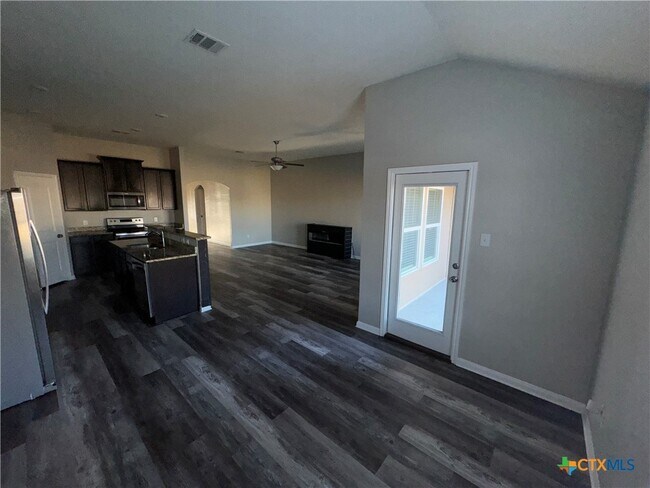 Foto del edificio - 13732 Charles W Fairbanks Cv