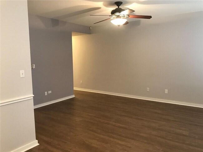 Foto del edificio - 1704 Morning Meadow Cove