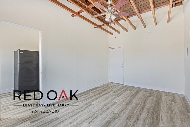 Building Photo - Remarkable Studio with High Ceilings, Expo...