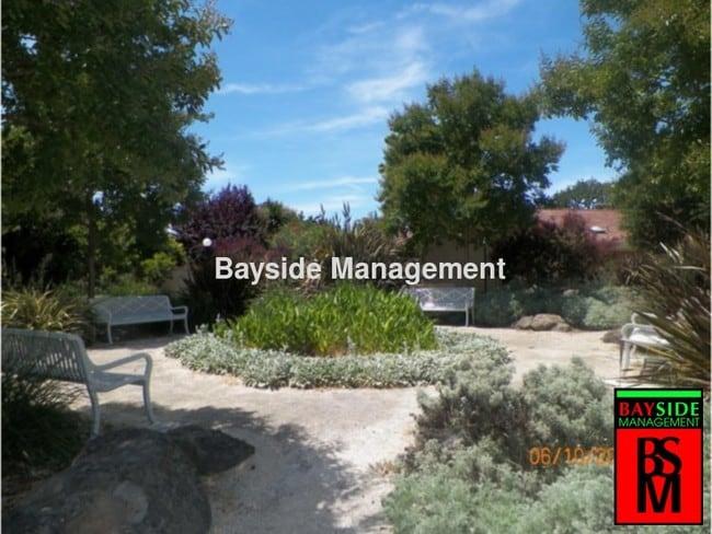 Building Photo - Gorgeous, Updated Home in Pleasant Valley