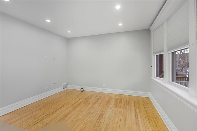 Foto del edificio - 2708 N Richmond St