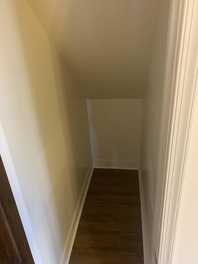 Building Photo - Charming 1-Bedroom Apartment with Hardwood Floors in York, PA!