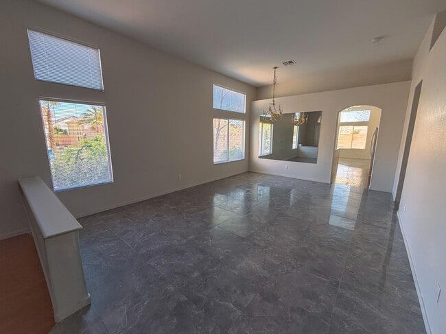 Foto del edificio - 8043 Shadowvale Dr