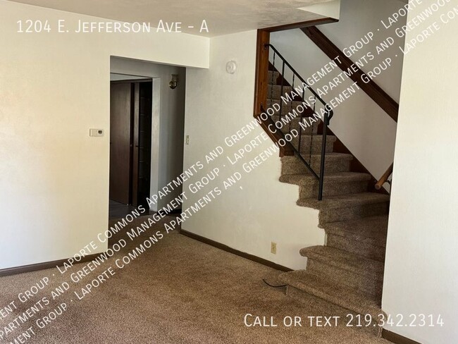 Foto del edificio - 2 Bed 1 1/2 Townhome Available April 9th