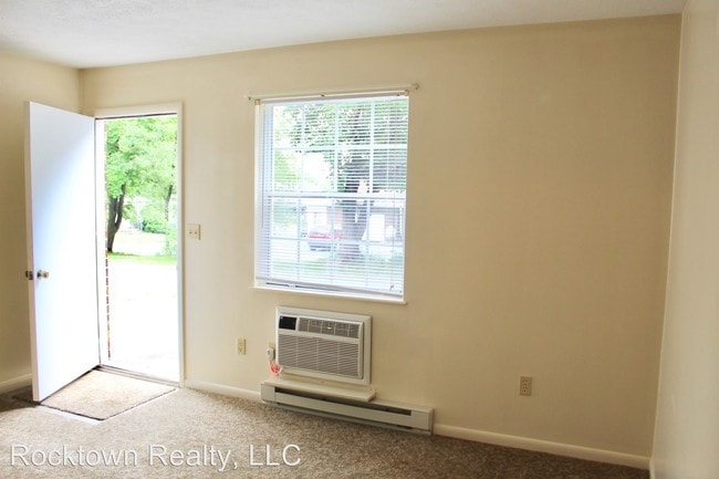 Building Photo - 255 W Elizabeth St