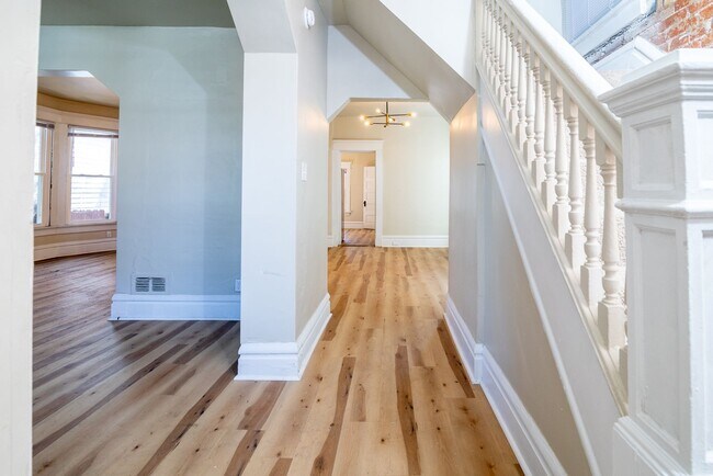 Foto del edificio - 402 Woodland Ave
