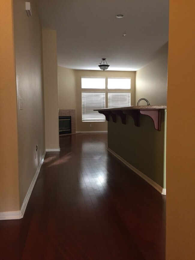 Foto del edificio - 2 BR, 2 Bath, 2 Car garage