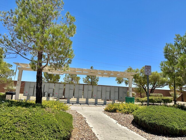 Building Photo - 7565 Orchard Pine St