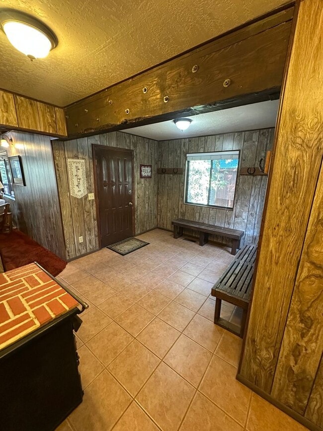 Building Photo - 14619 Christie Ln