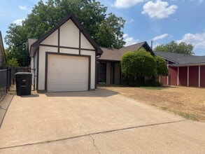 Building Photo - 43 Shady Brook Cir
