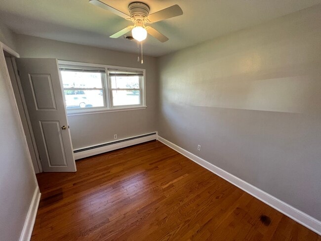 Building Photo - 1302 Penley Blvd