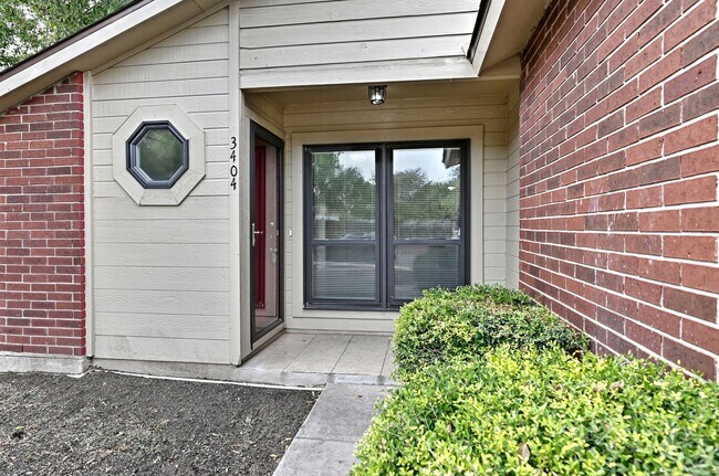 Foto del edificio - 3402 - 3404 RIDGE ASH