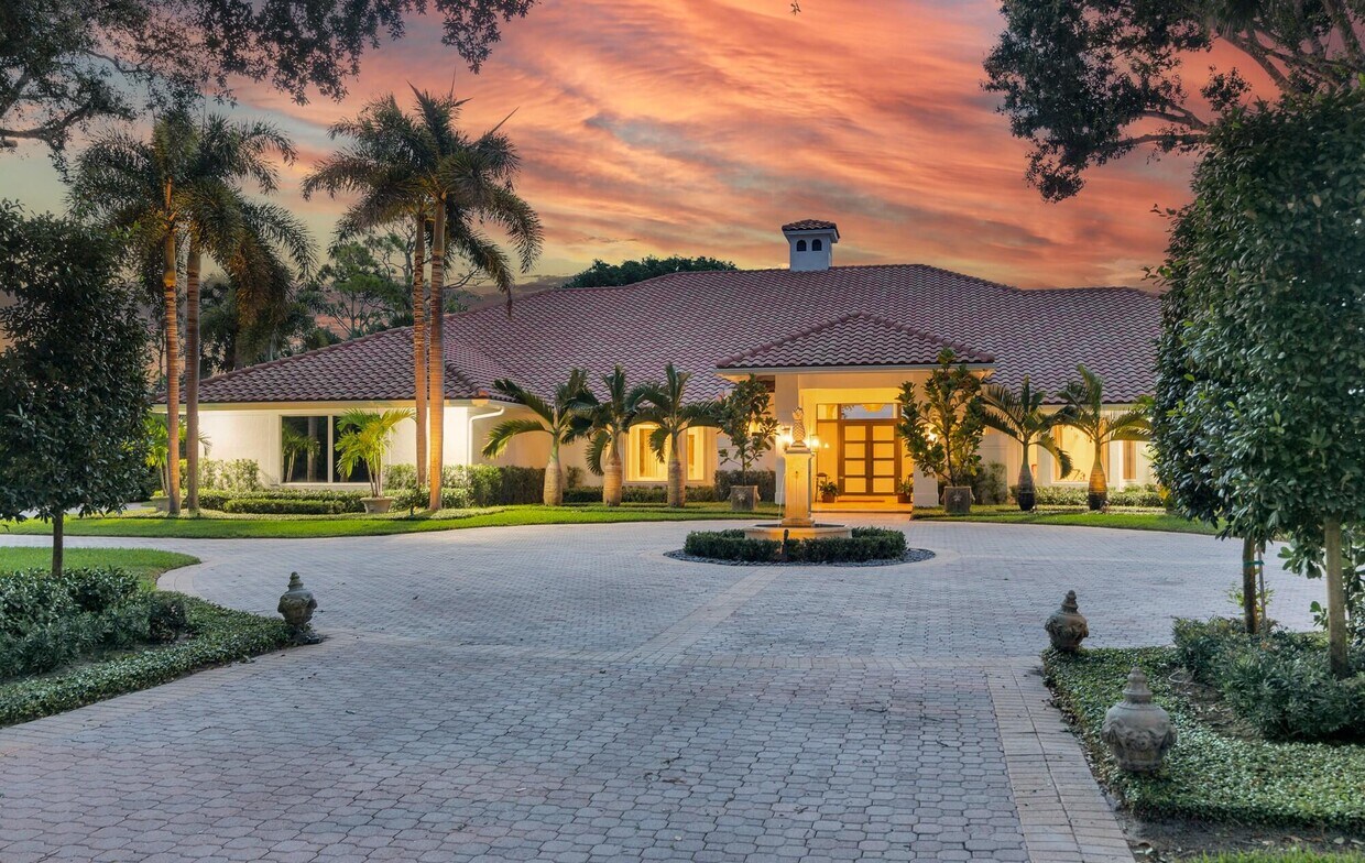 Foto principal - 1504 Breakers W Blvd