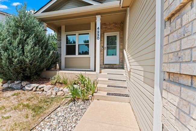 Building Photo - Beautiful 4 Bedroom Broadmoor Glen home - (D12 Schools)