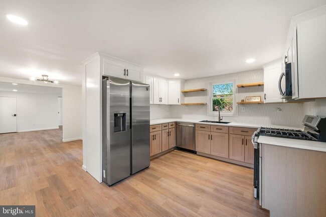 Building Photo - 4 Walnut St