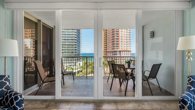 Foto del edificio - 2200 NE 33rd Ave