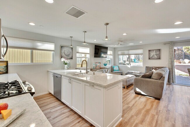 Foto del edificio - 719 Devon Ct