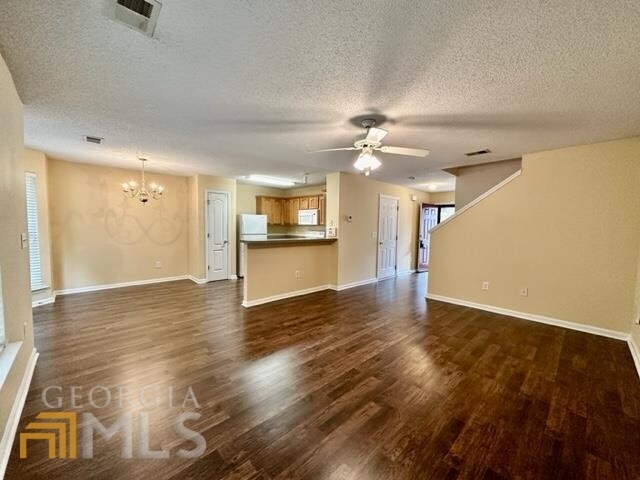 Foto del edificio - 579 Fox Creek Crossing