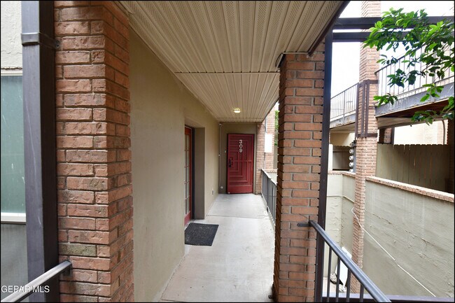 Foto del edificio - 4433 N Stanton St