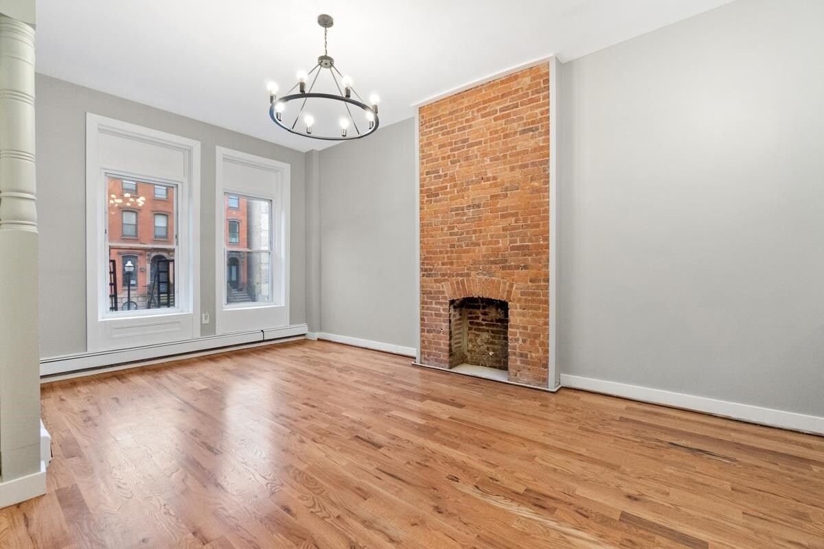 Primary Photo - 17 Madison Ave