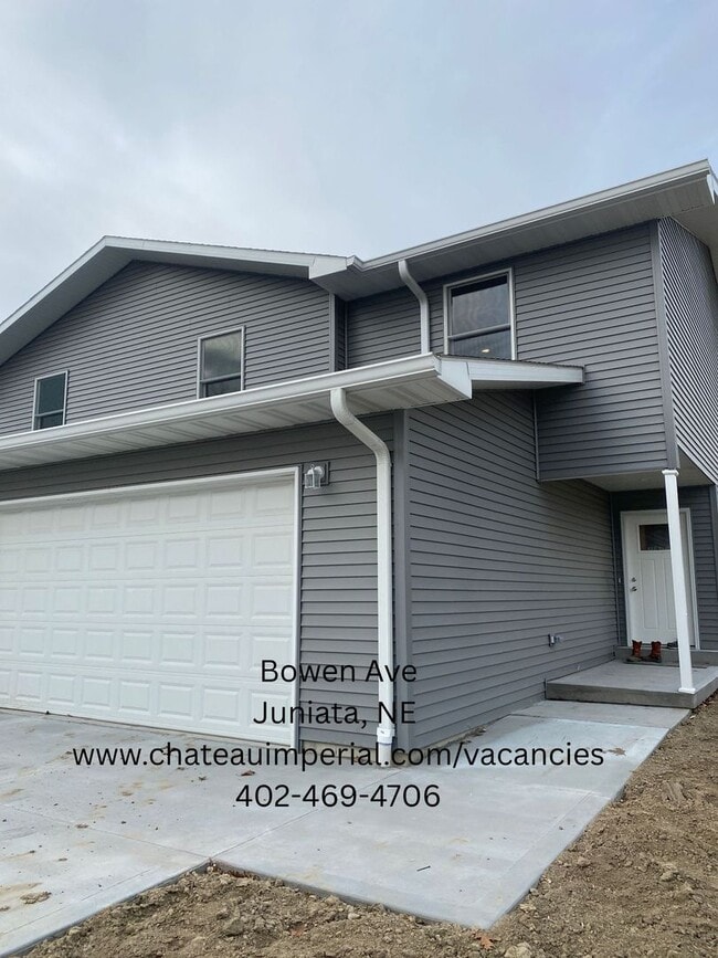 Building Photo - 600 N Bowen Ave