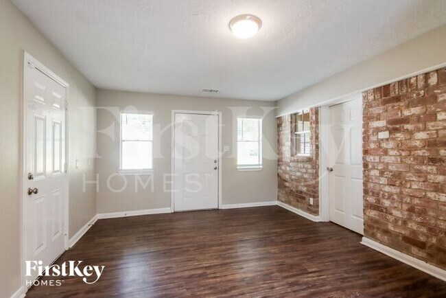 Foto del edificio - 1027 Baltic Ln