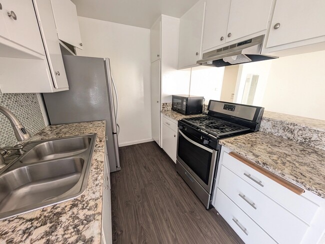 Building Photo - 12716 Venice Blvd.