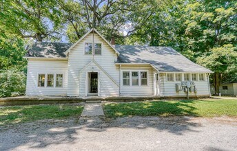 Building Photo - 2200 IN-26
