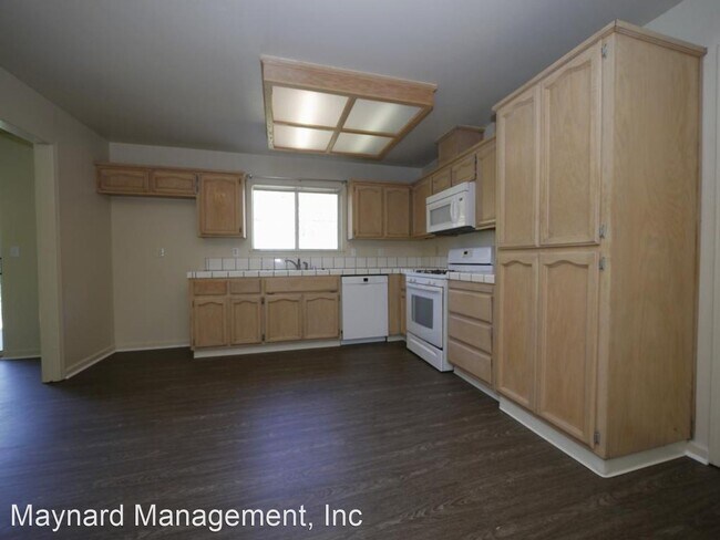 Building Photo - 3 br, 2.5 bath House - 3373 Silver Rapids ...