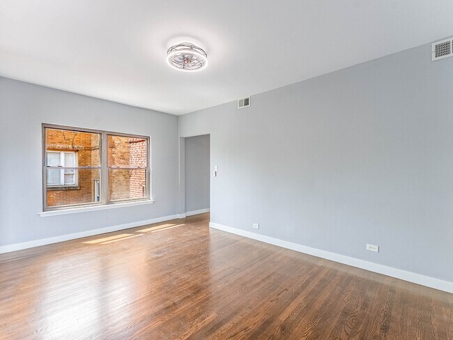 Foto del edificio - 7630 N Marshfield Ave