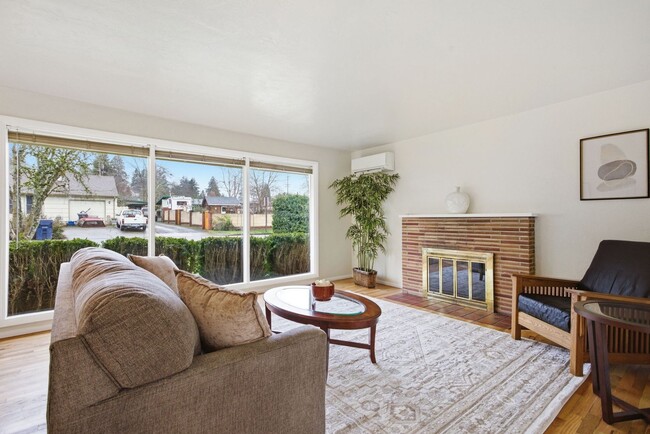 Foto del edificio - 3 Bedroom House in Southwest Eugene