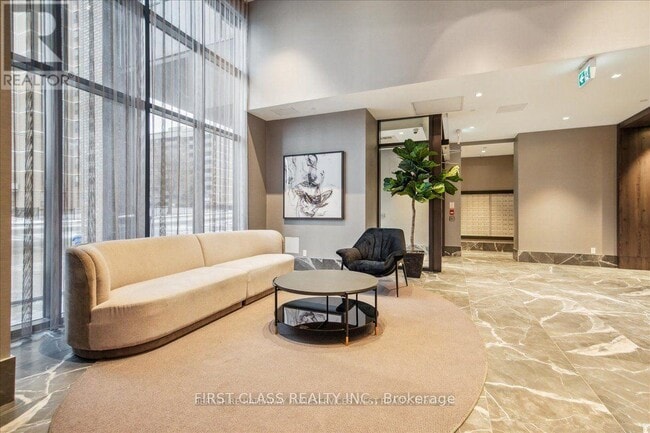 Building Photo - 286 Main St