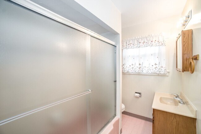 Foto del edificio - 1537 Court St