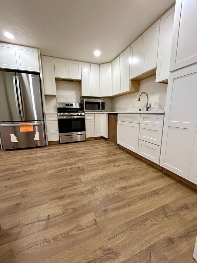 Foto del edificio - 355 Willits St