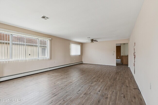 Building Photo - 202 Bonaire Dr