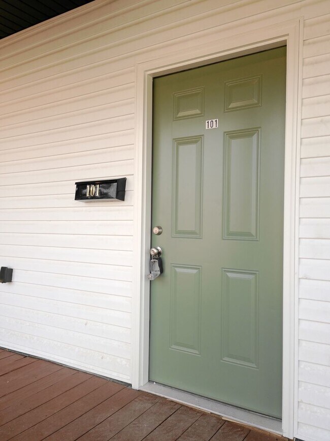Foto del edificio - 1108 Coats St