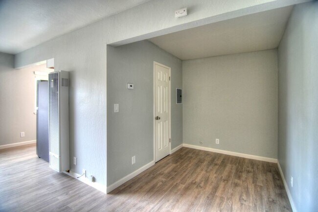 Building Photo - 2240 Angela Ct