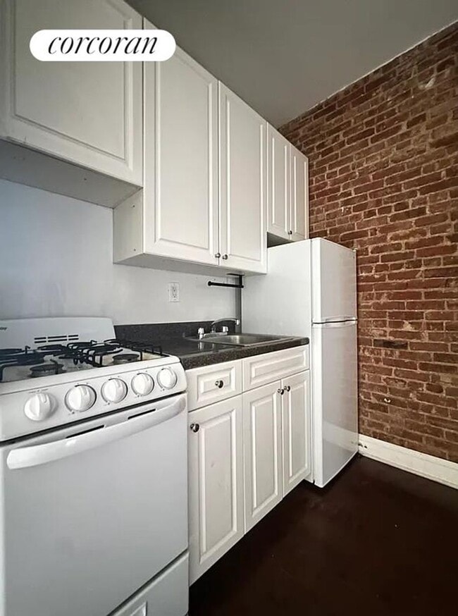 Building Photo - 1577 York Ave