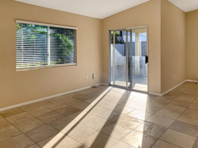 Building Photo - 52185 Avenida Vallejo
