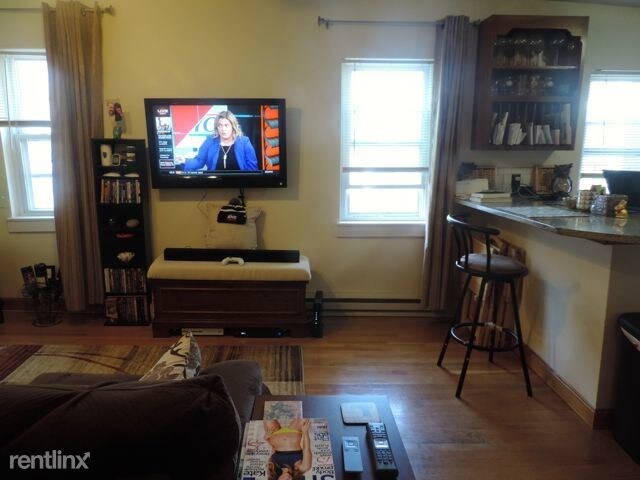 Foto del edificio - 1 br, 1 bath  - 1 Schrepel Pl Apt 3